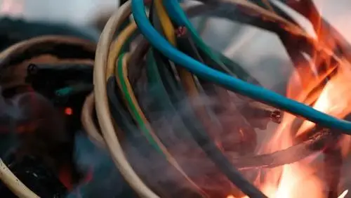 萬(wàn)馬電纜-電線(xiàn)起火原因