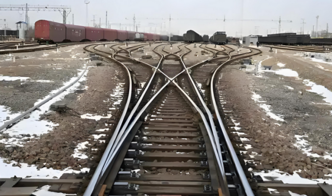 萬馬新品道岔跳線：鐵路安全運(yùn)行的“守護(hù)者”